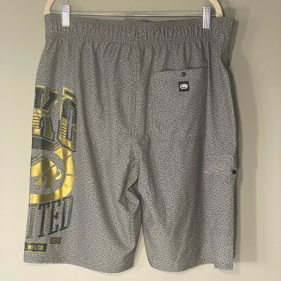 Men’s Echo Unlimited L Board Shorts
Back pocket, side pocket
Gray black gold - Picture 2 of 7